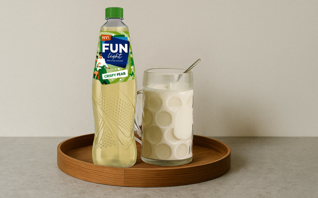 FUN Light Crispy Pear på bricka tillsammans med frappe med päronsmak