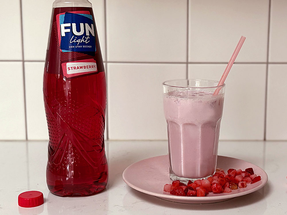 Rosa Mjölk med FUN Light Strawberry